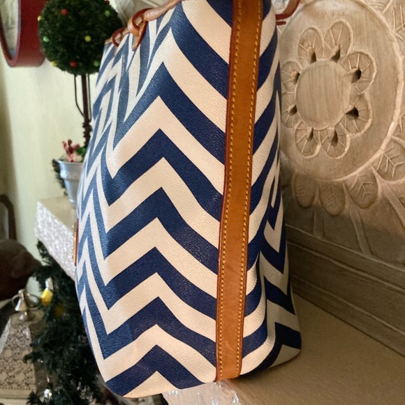 Dooney & Bourke Chevron Tote - Picture 6 of 11